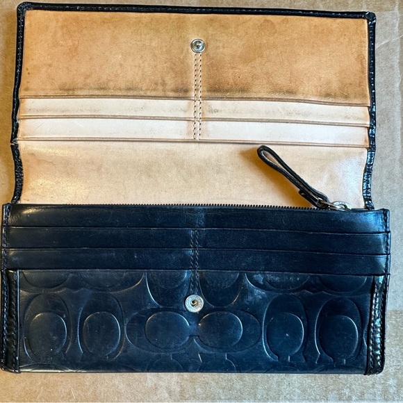 Used Coach Signature C leather checkbook wallet in black - Picture 2 of 12